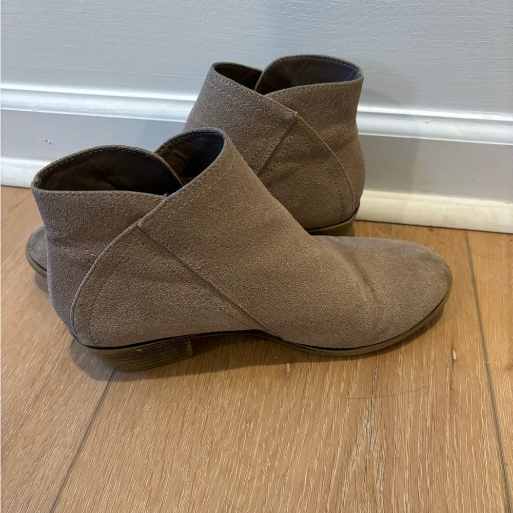 Women’s nude ankle boots size 6